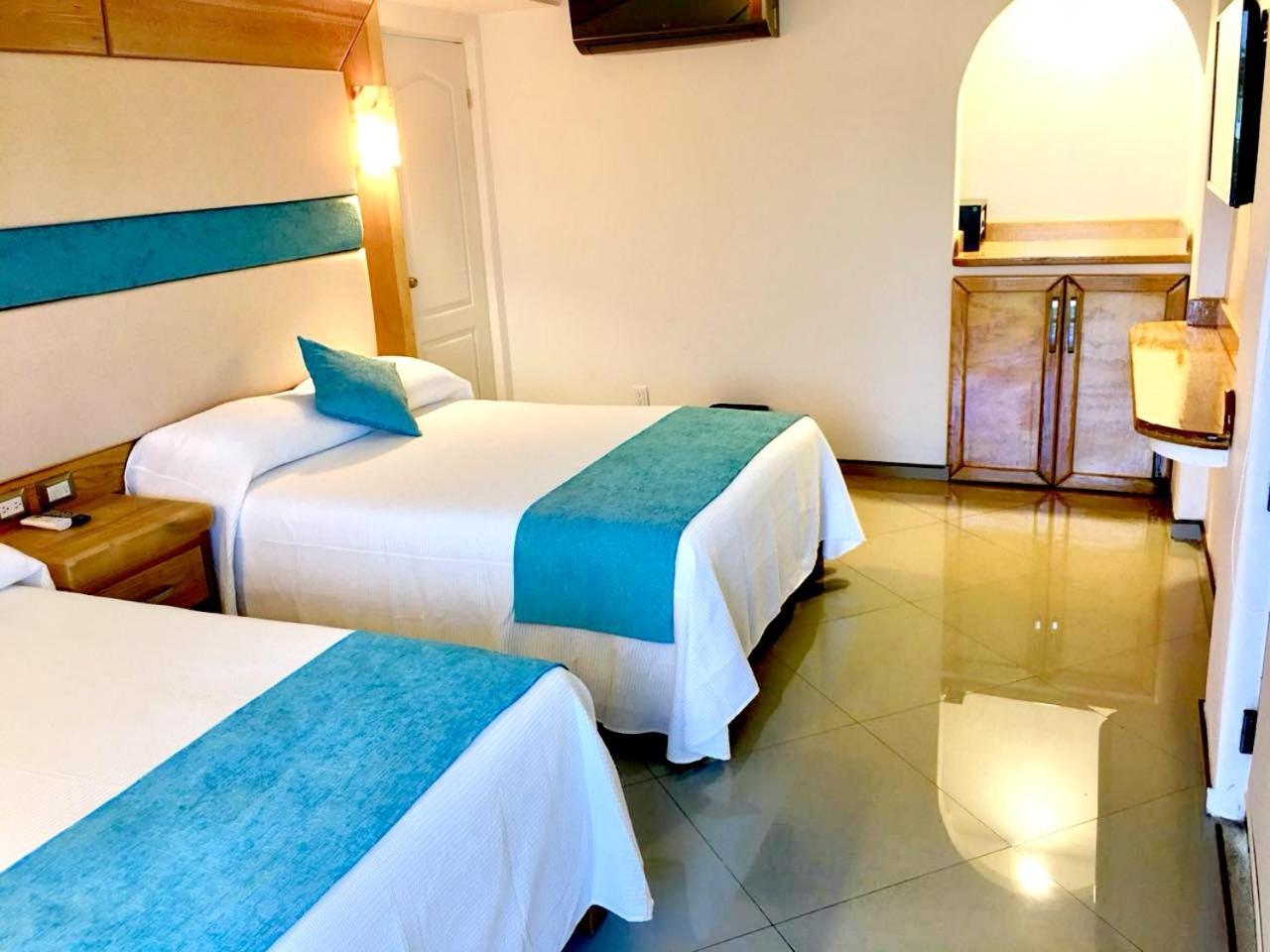 Hotel Blue Star Канкун Екстериор снимка