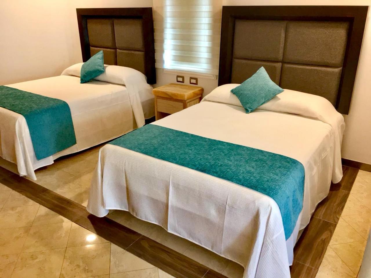Hotel Blue Star Канкун Екстериор снимка
